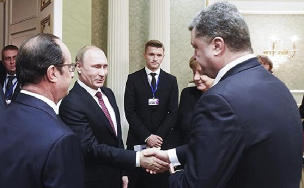 Рукопожатие Путина и Порошенко
